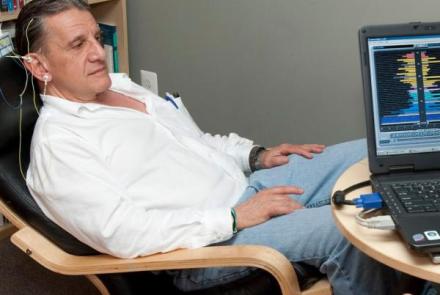 Patient receiving neurofeedback 